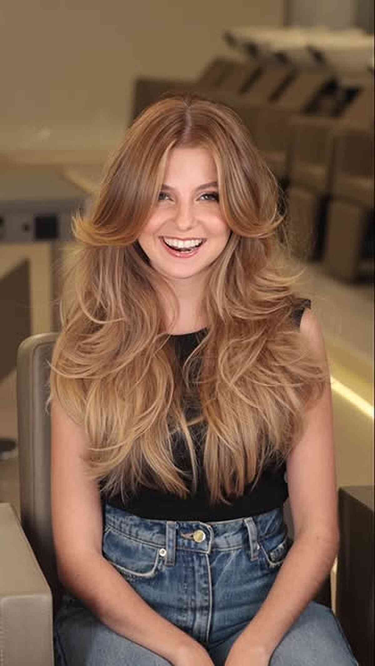 Long Blonde Blowout with Soft Waves