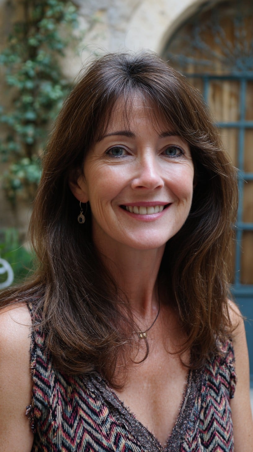 Natural Chestnut Shoulder-Length Cut with Soft Center-Part Bangs