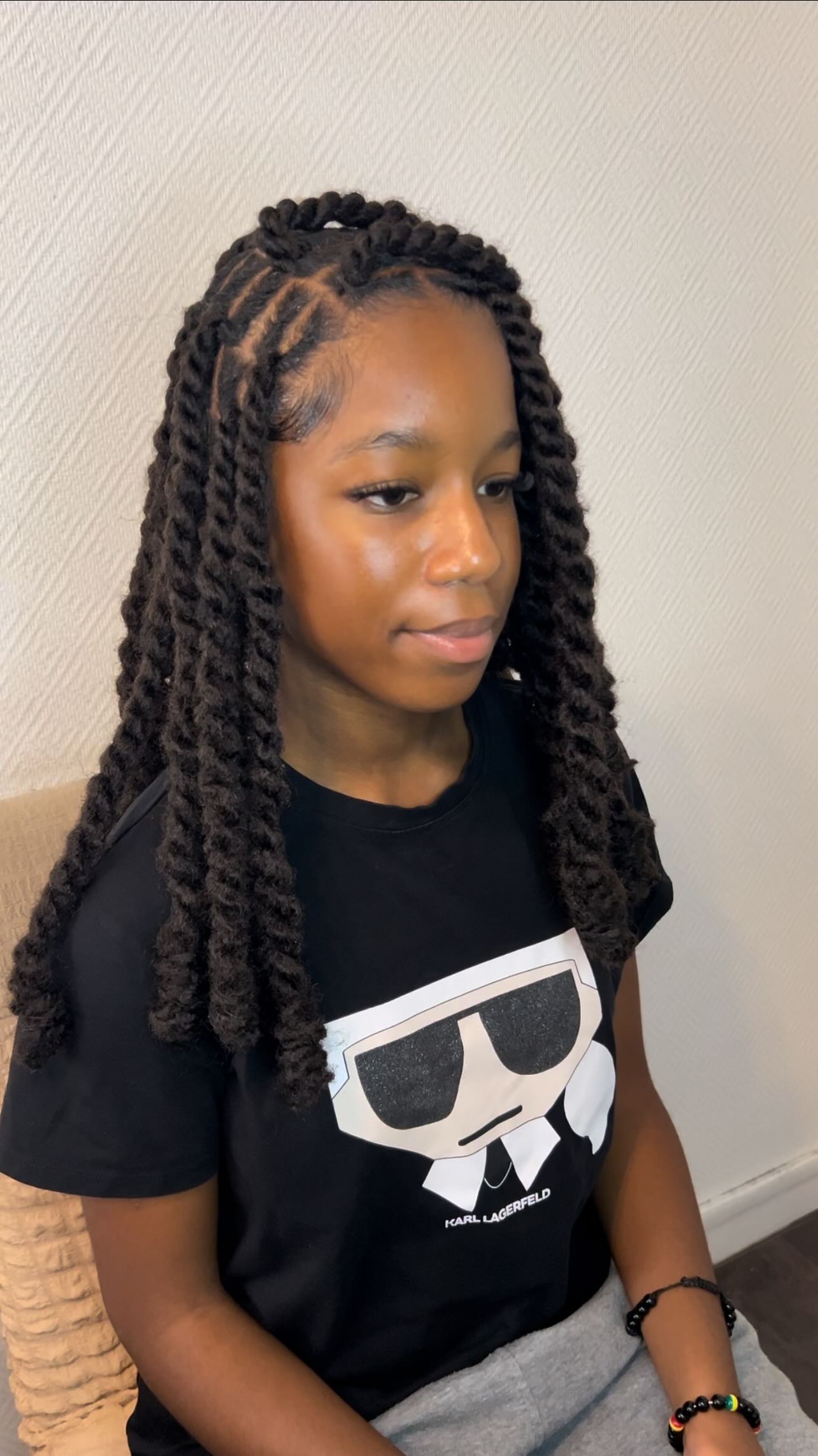 Diagonal Root Twists with Chunky Shoulder-Length Two-Strand Twists