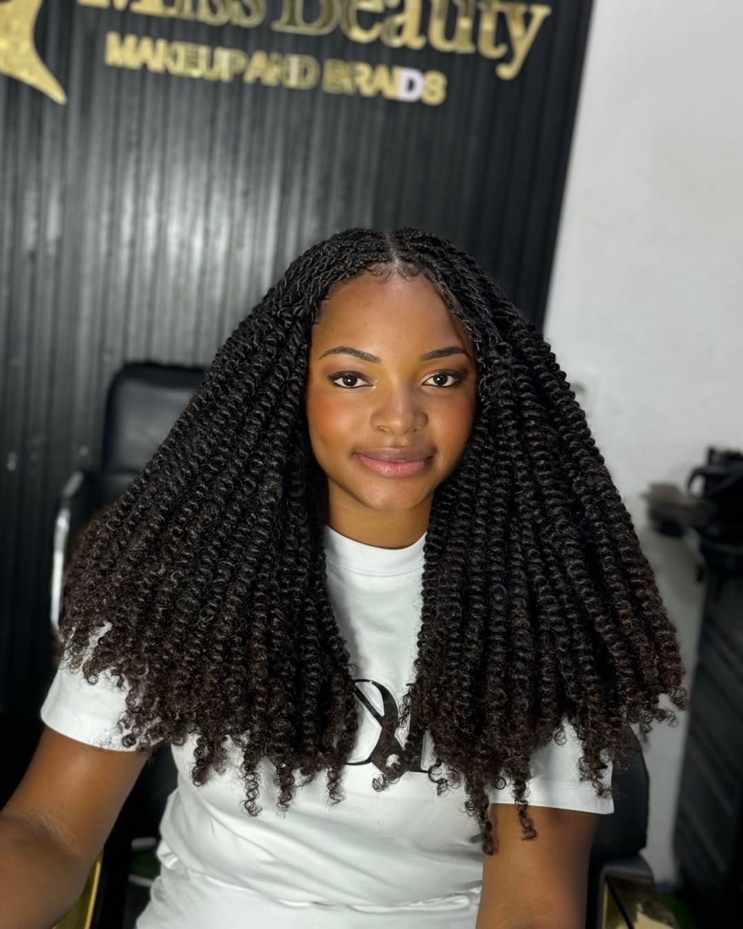 Full-Length Chunky Twists with Defined Curly Ends