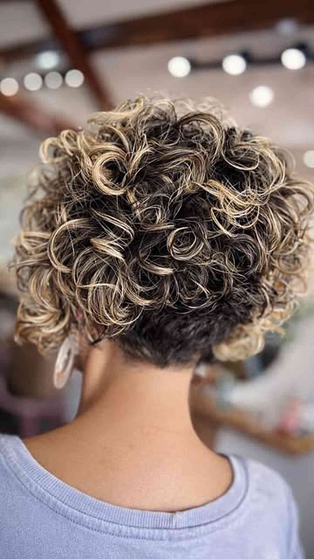 Textured Curly Bob with Blonde Ribbons