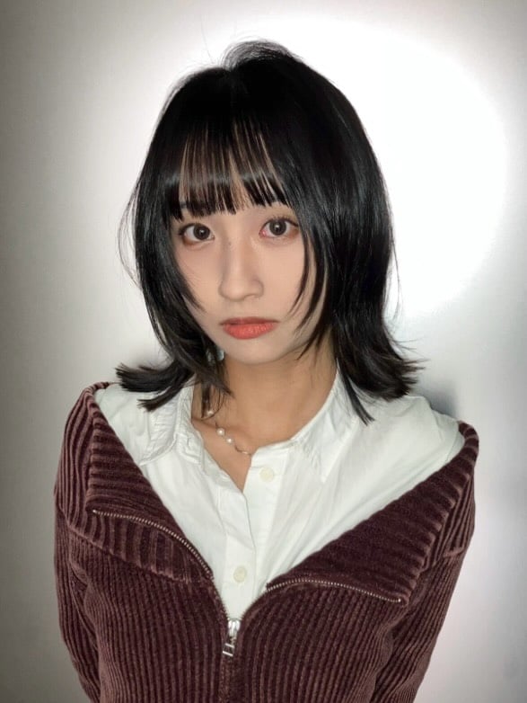 Textured Mullet-Inspired Medium Cut with Micro Bangs