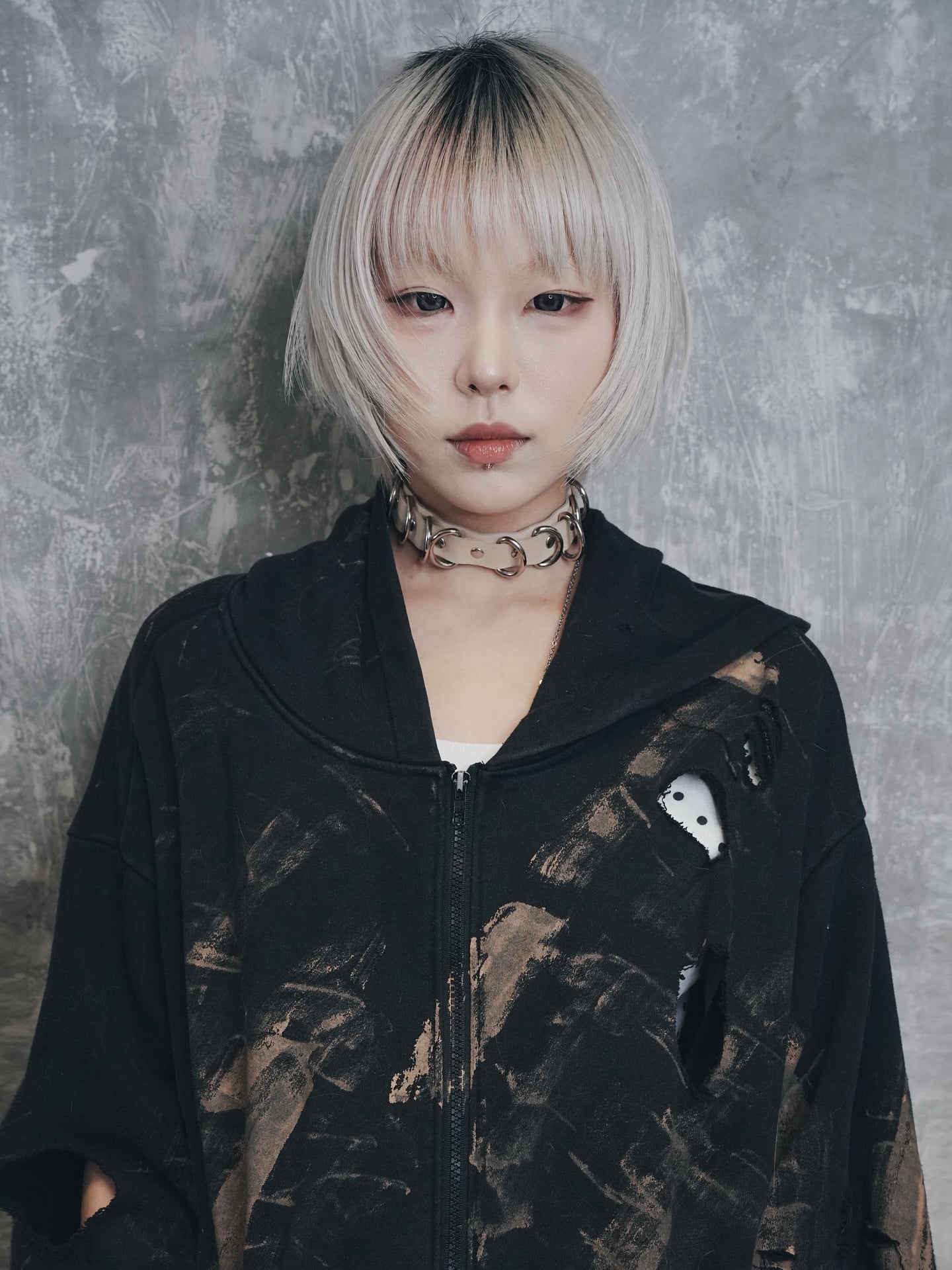 Platinum Crescent Bob with Feathered Micro Bangs