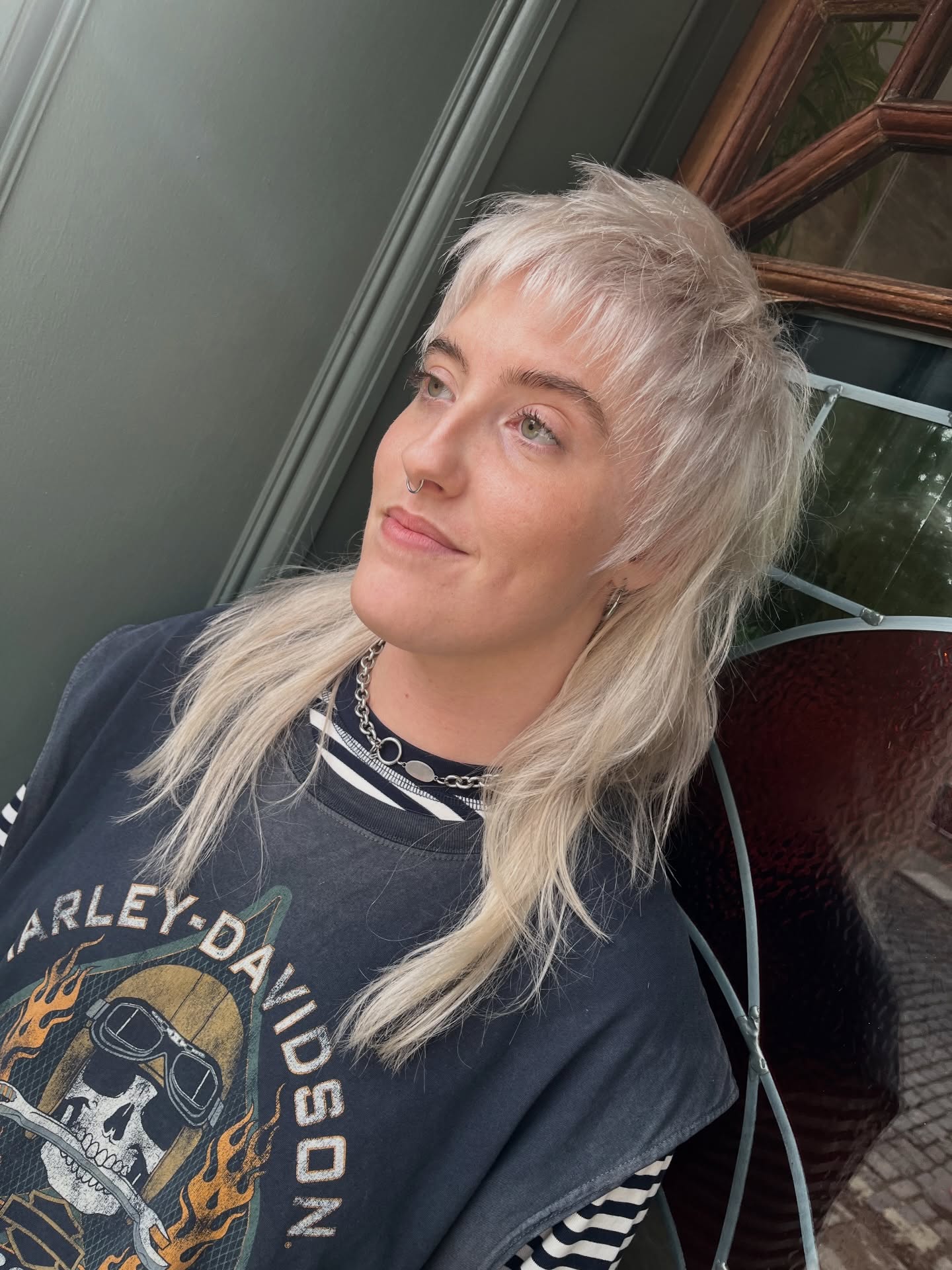 Platinum Feathered Mullet with Cropped Fringe and Weight‑Bearing Underlayer