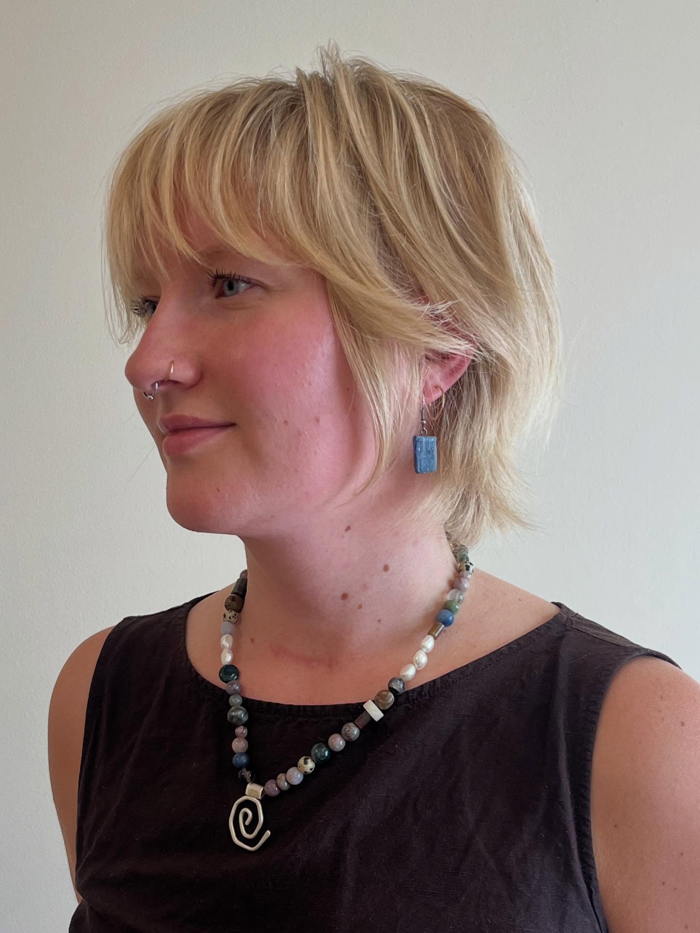 Soft Feathered Jaw-Length Blonde Bob with Crown Lift