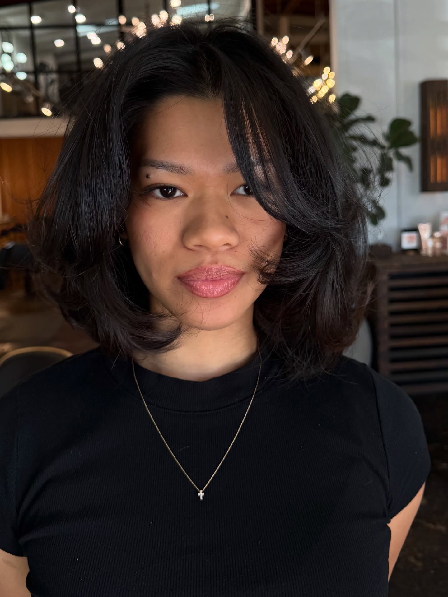 Soft Pivoted Chin-Length Bob with Face-Framing Curtain and Interior Graduation