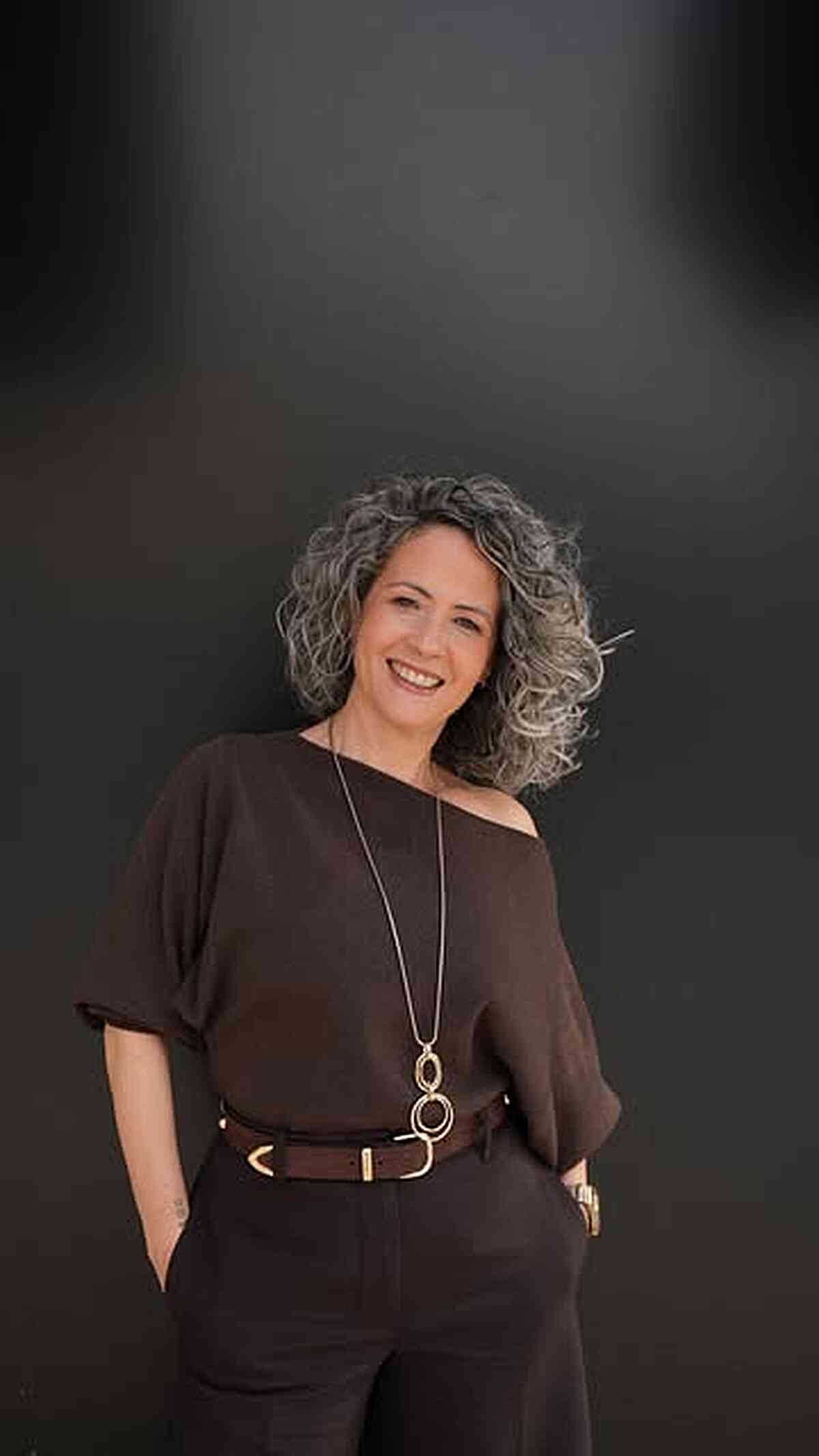 Stylish Curly Haircut for Gray Hair Over 50