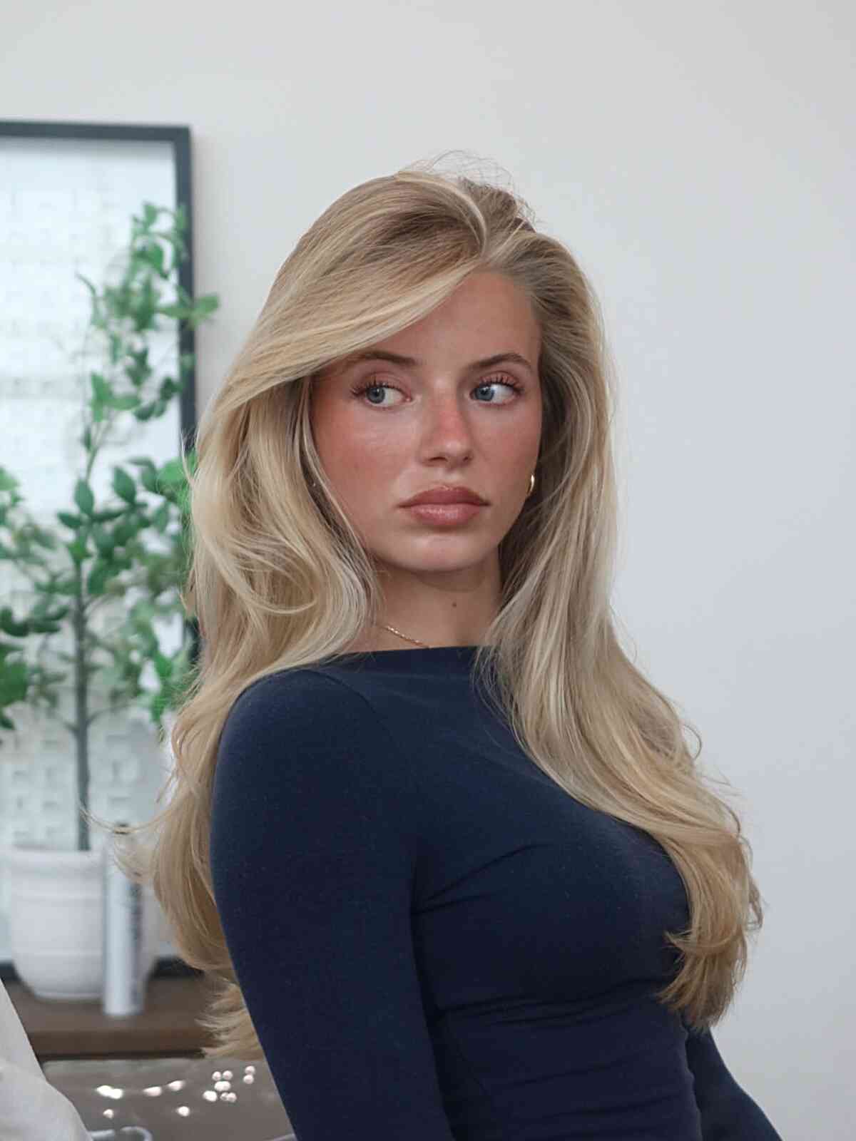 Long Beige Blonde Waves with Soft Layers