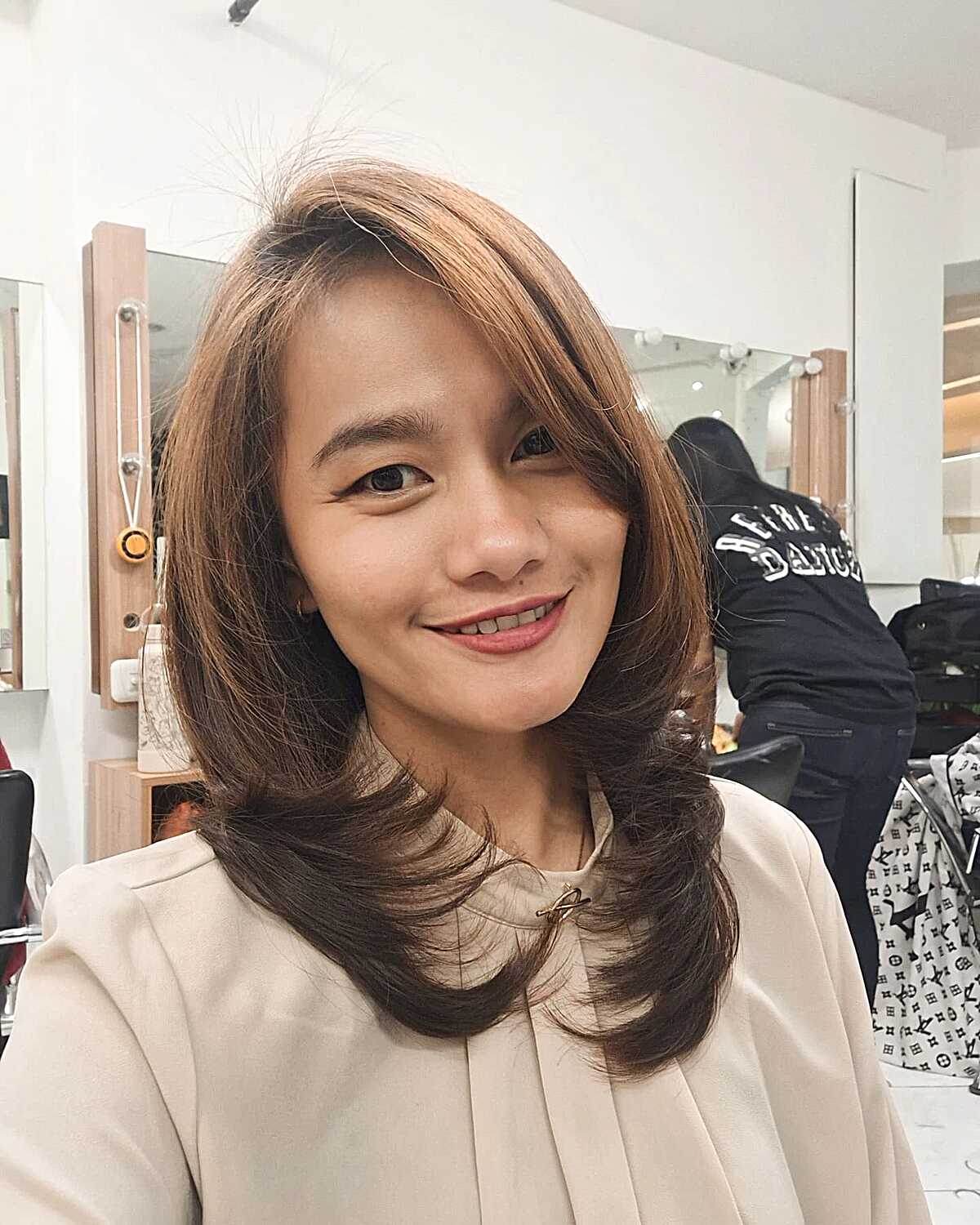 Classic Layered Blowout with Side-Swept Volume