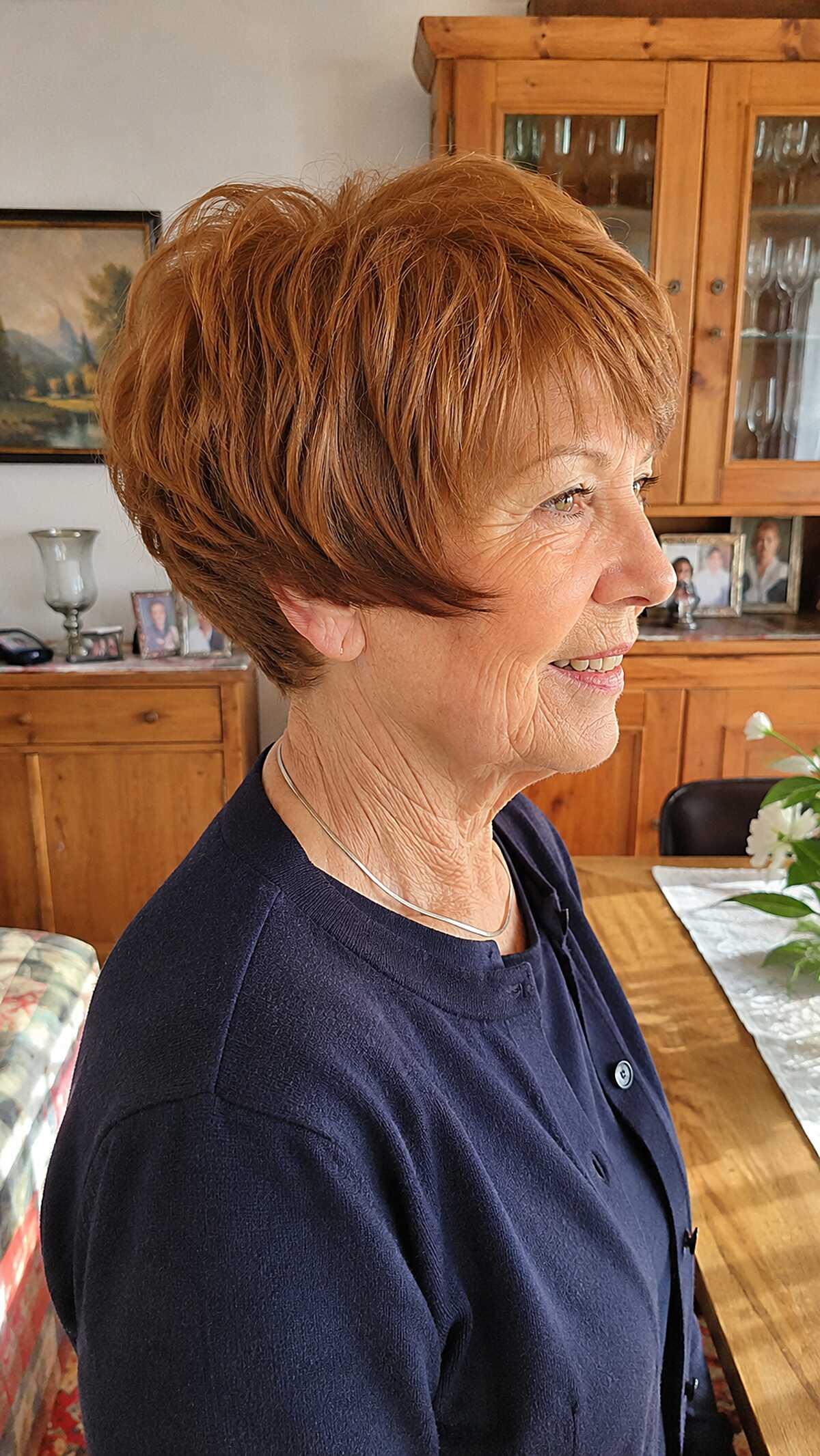 Full-bodied copper wedge with layered fringe