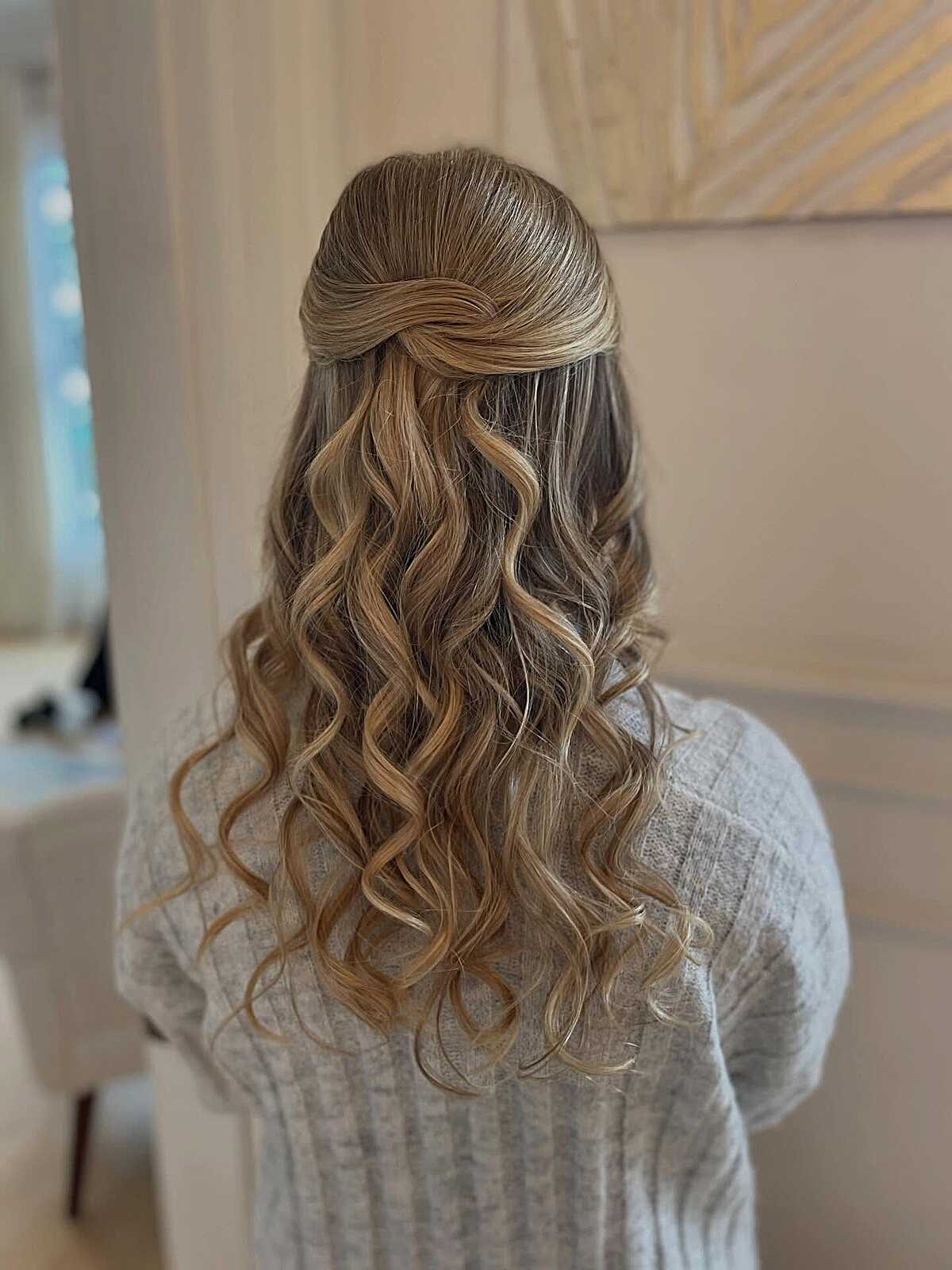 Smooth Blonde Half Up with Soft Curled Ends