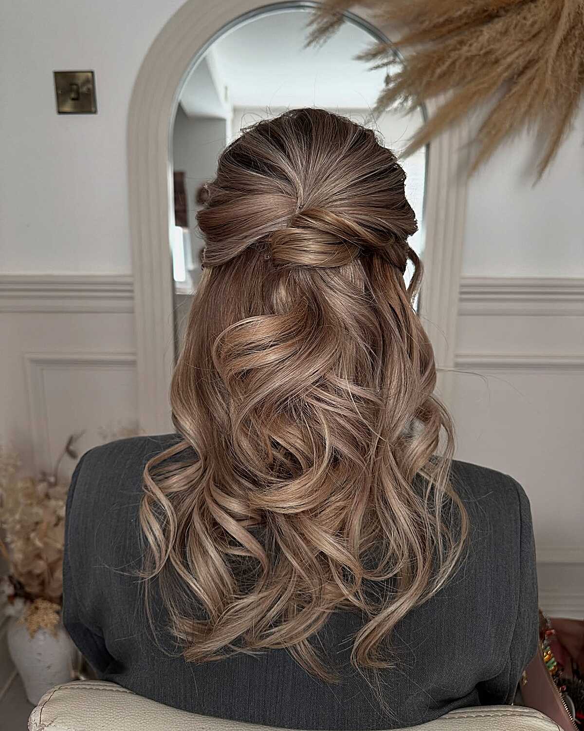 Swept Bronde Waves with Textured Volume Half Up