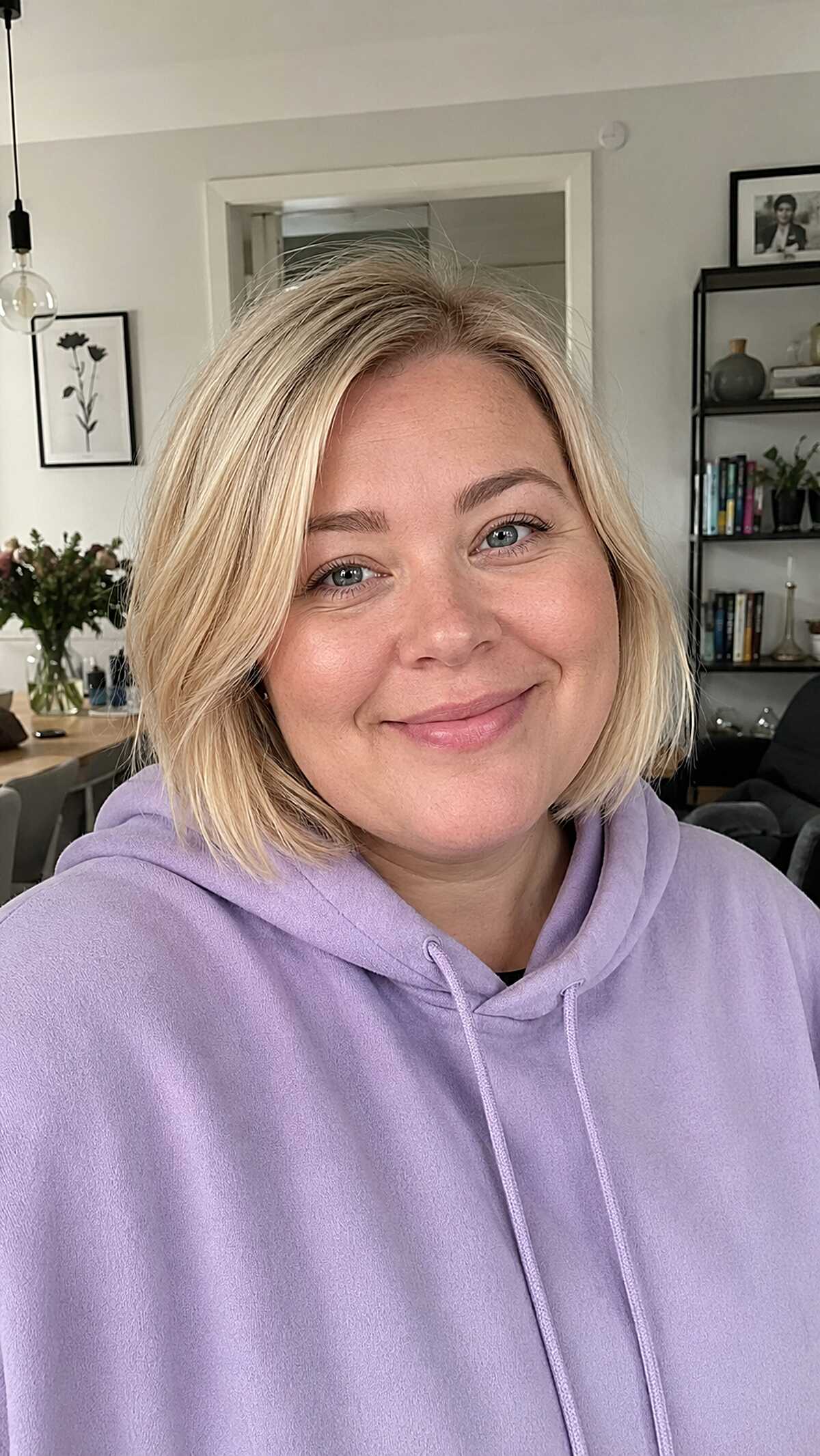 Casual chin-length blonde bob with undone texture