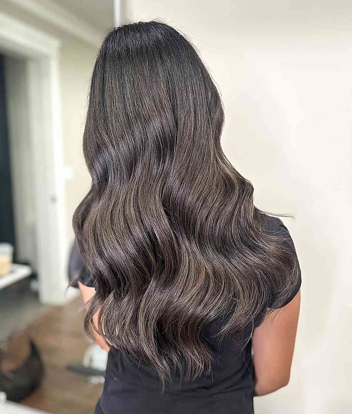 Elegant Dark Brown Hair with Subtle Highlights