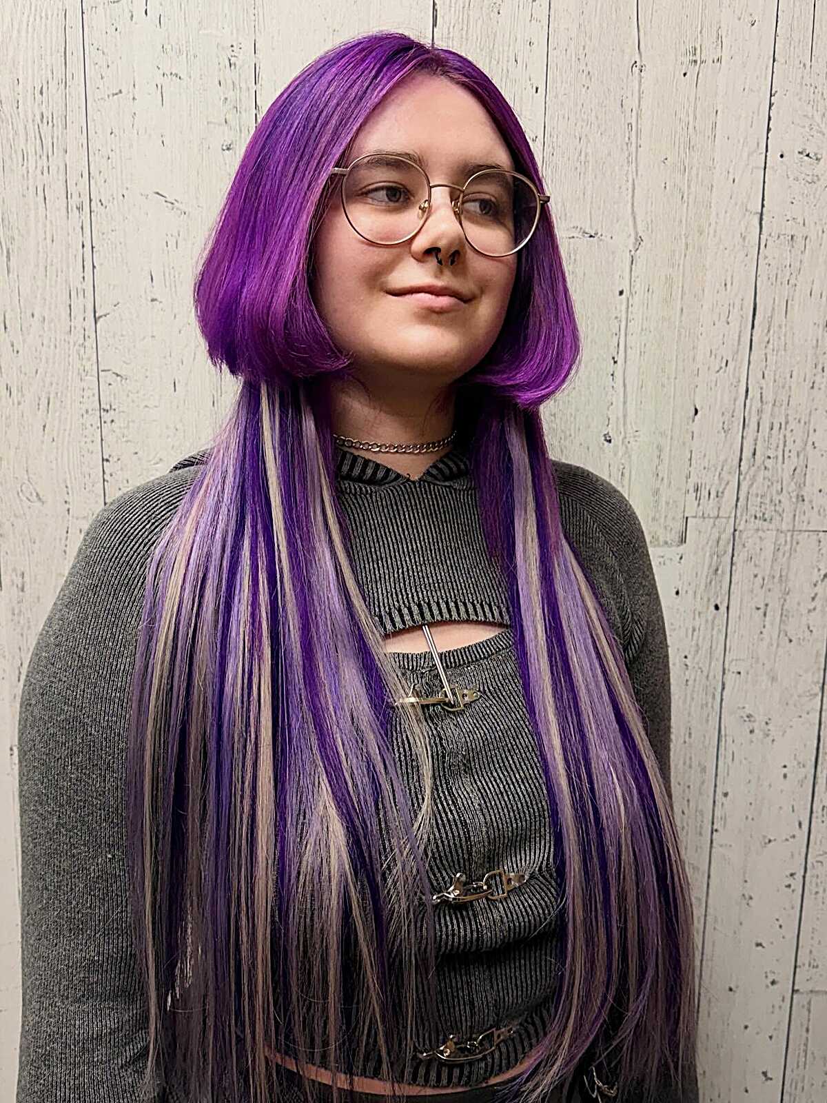 Long straight jellyfish cut in violet with platinum streaks