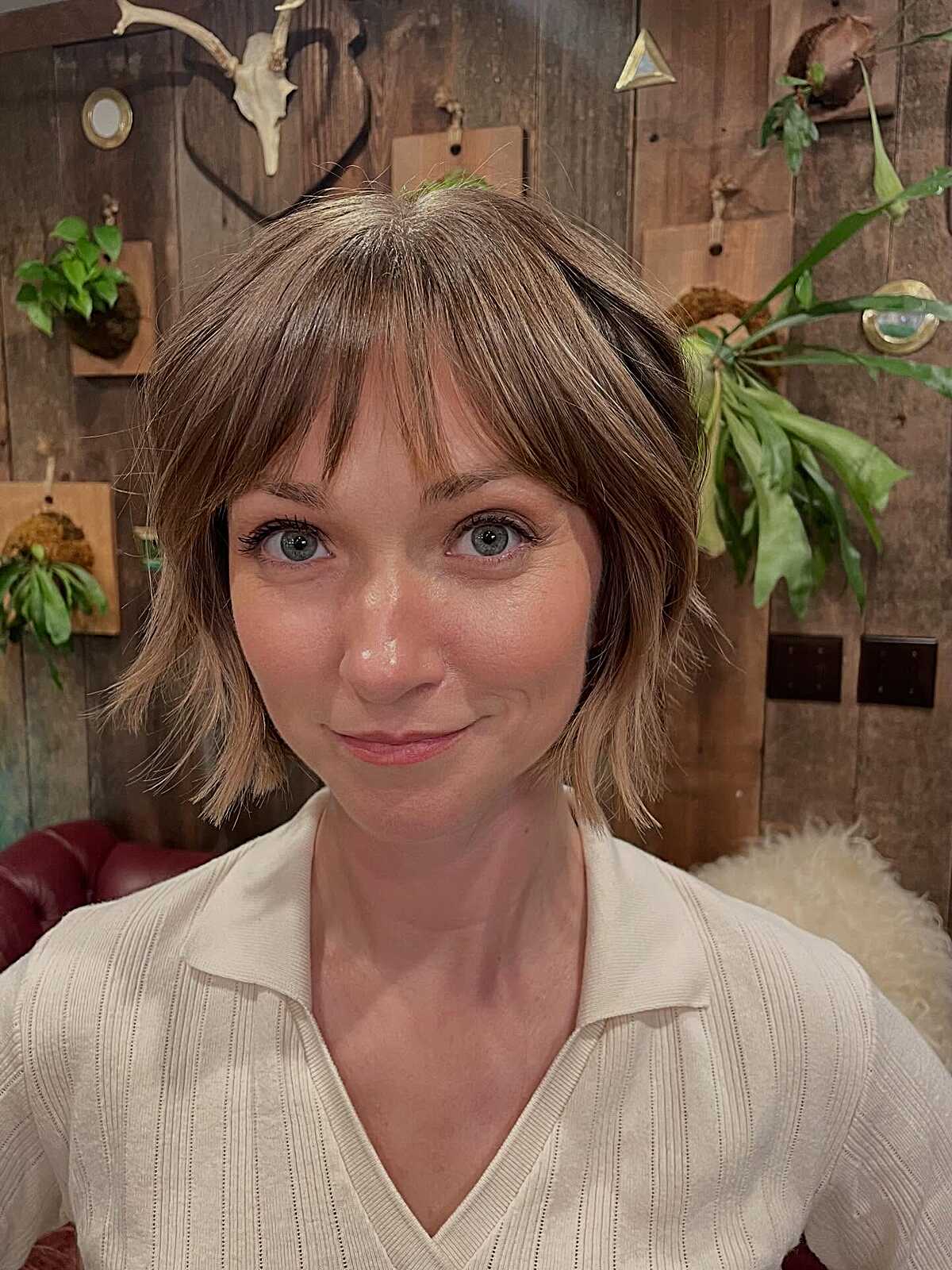 Dimensional bronde cowgirl bob with wispy bangs