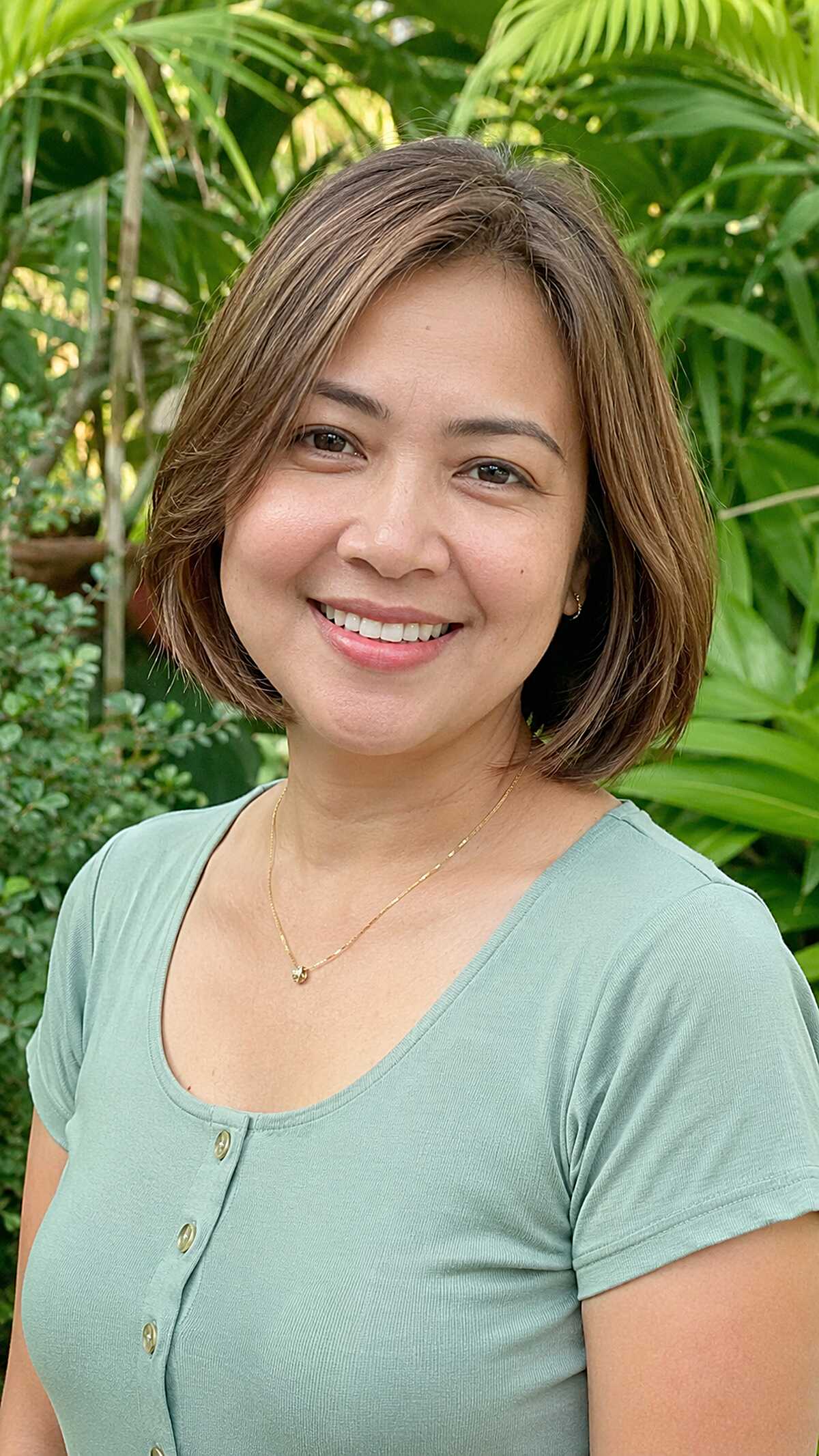 Soft brown chin-length bob with natural ends