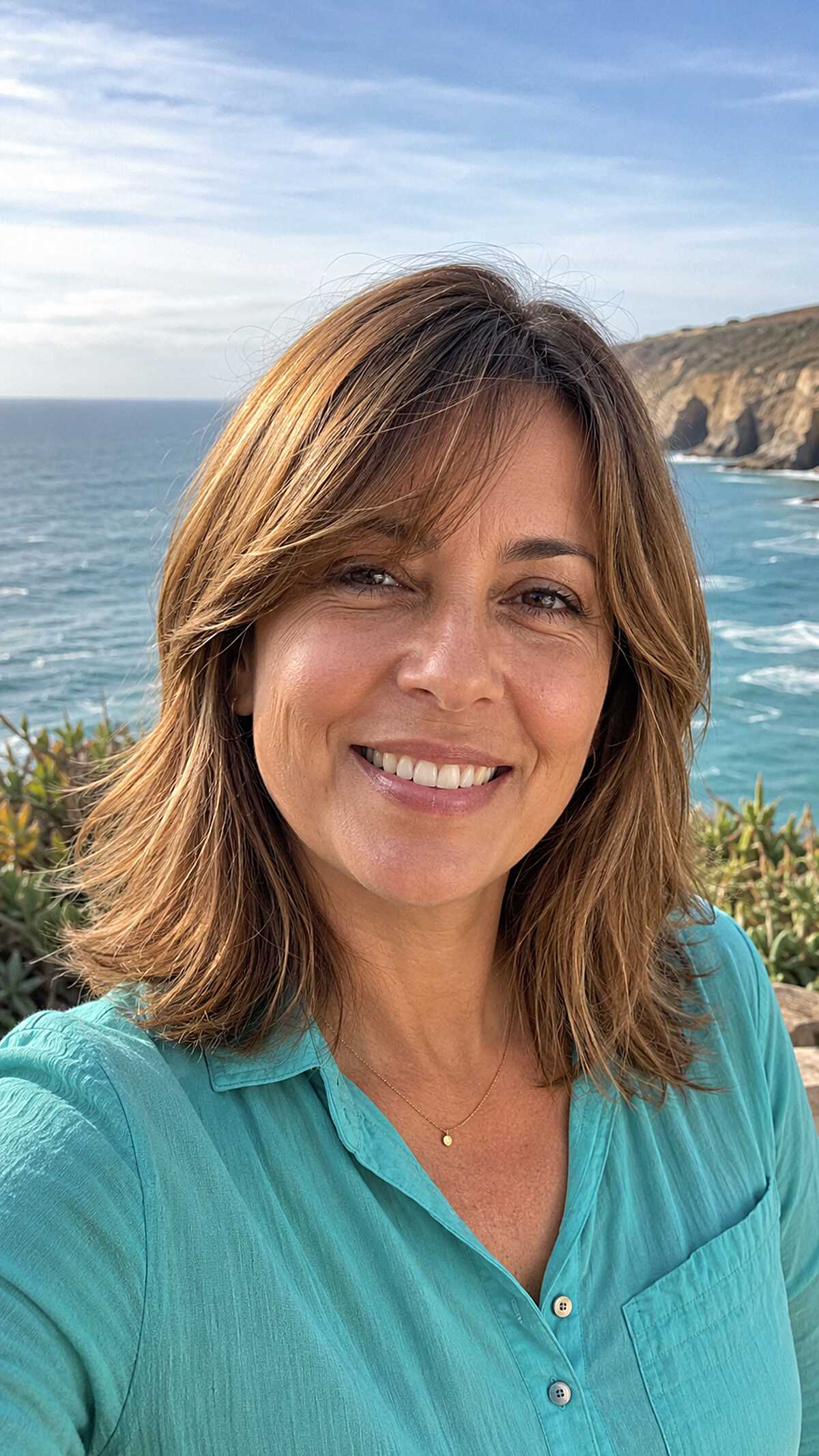 Sun-Kissed Collarbone Lob with Parted Fringe Layers