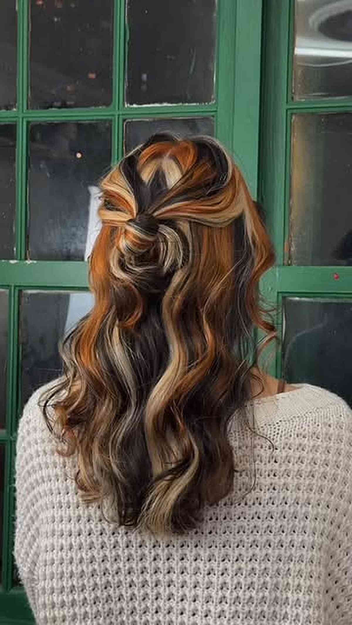 Playful Calico Hair with Soft Waves