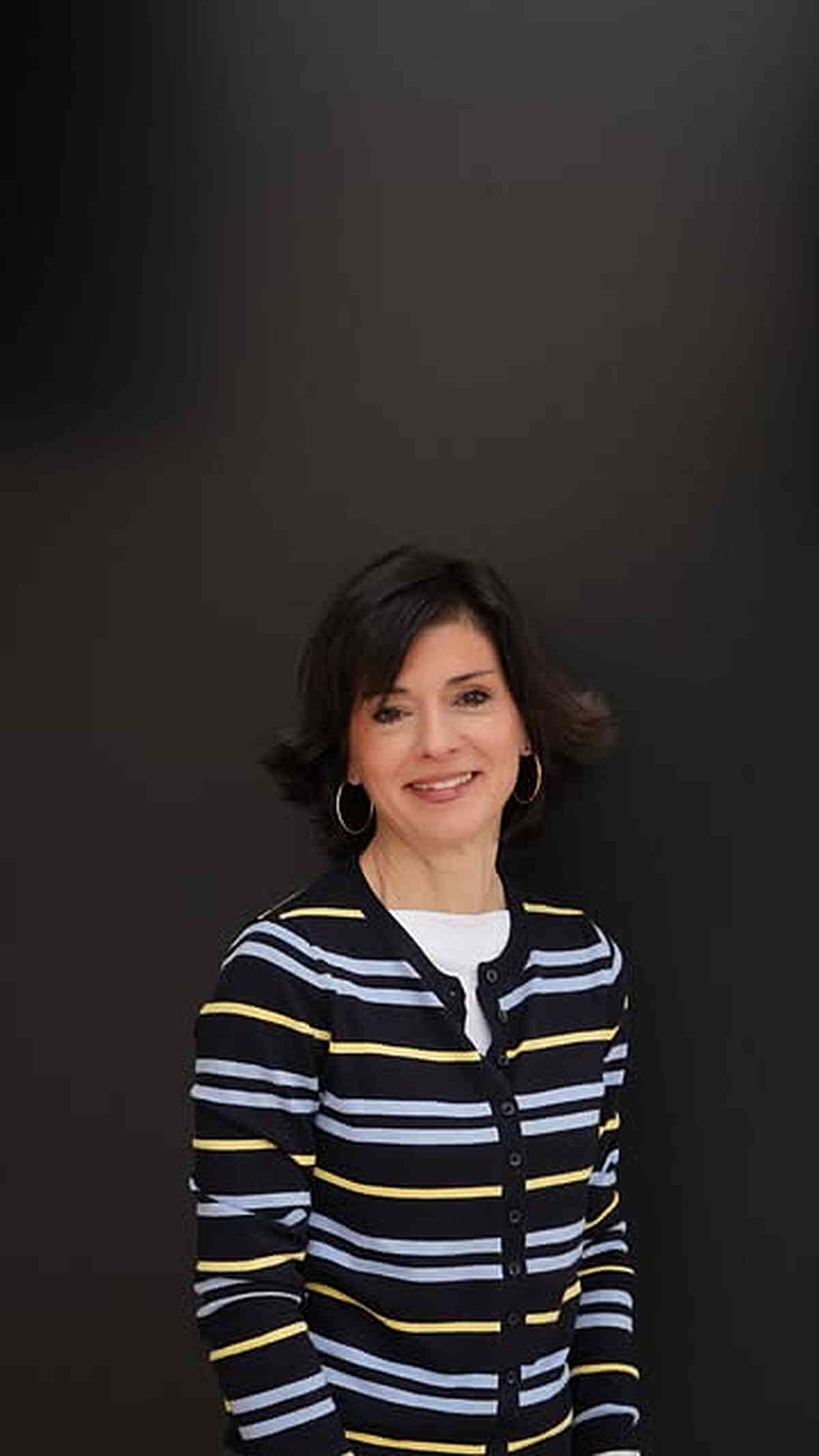 Textured Layered Bob for Effortless Elegance