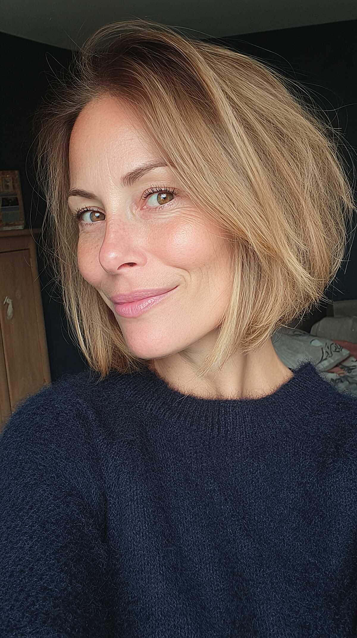 Undone Golden Blonde Jaw Bob with Root Warmth