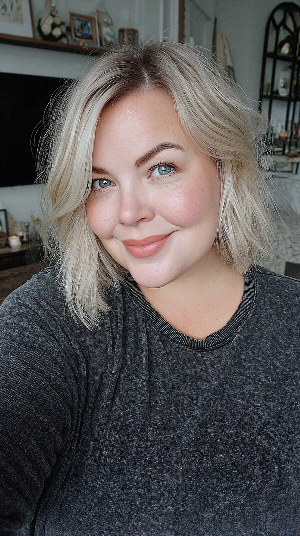 Tousled Chin-Length Bob with Blonde Balayage
