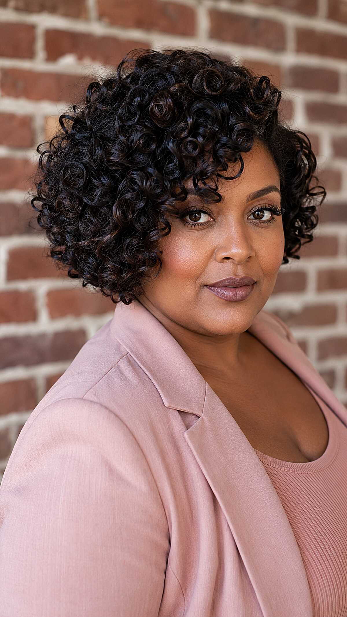 Compact Black Curly Bob with Crown-Heavy Volume