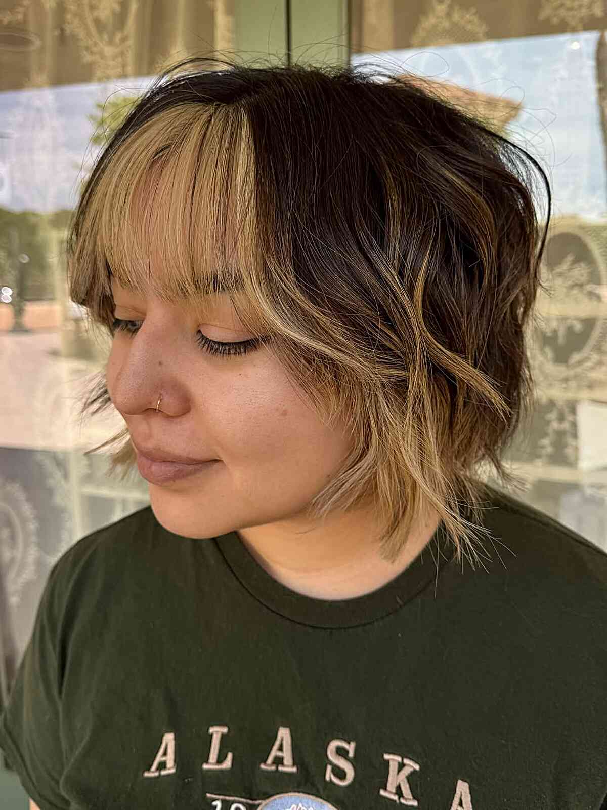 Choppy Textured Bob with Face-Framing Highlights