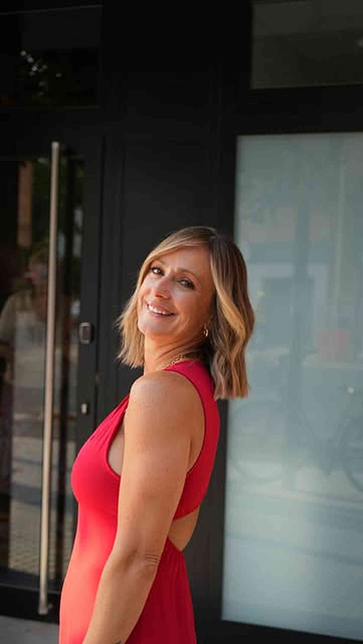 Stylish Blunt Lob with Soft Waves
