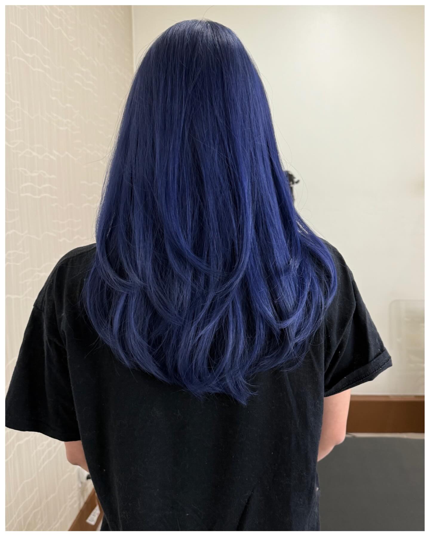 Chic Navy Long Layered Hair